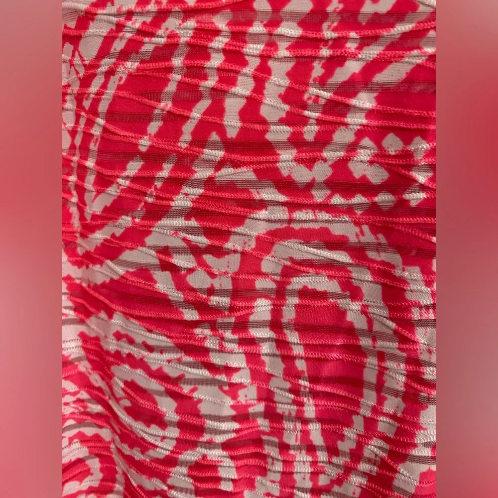WEARABOUTS..WOMENS Red and White Sleeveless Cover-up